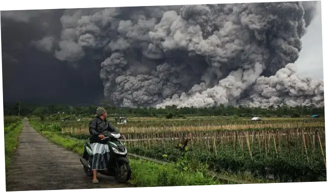 Berita Terkini: Gunung Semeru Erupsi, Ekonomi, dan Pergerakan Harga Emas