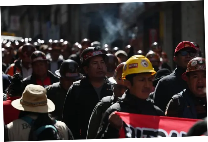 Bolivia Dalam Keguncangan: Demo Besar Tuntut Presiden Mundur