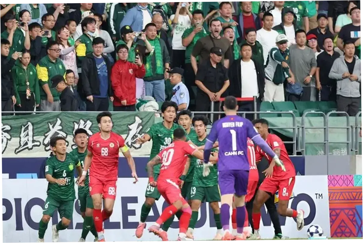 Pertandingan Sengit Antara Qingdao West Coast dan Beijing Guoan di Super League