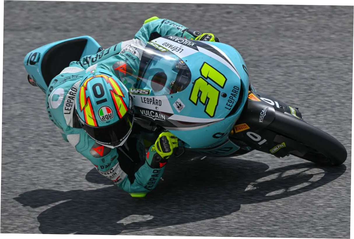 Pembalap Moto3 Adrián Fernández Didiskualifikasi dari Enam Balapan