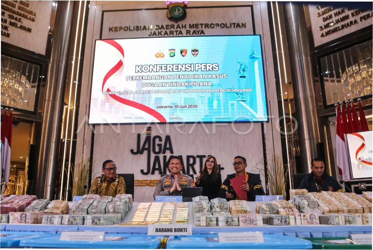 Konferensi Pers Polda Metro Jaya: Puluhan Brimob Bersenjata Jaga Acara