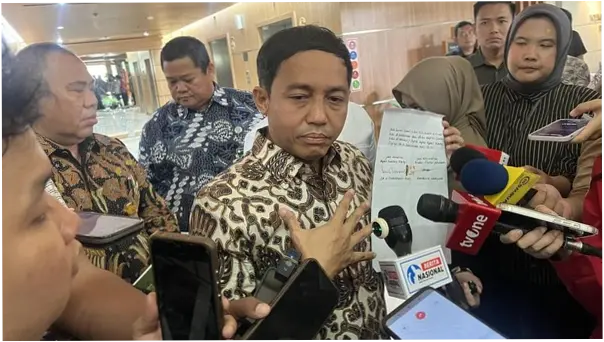 Menhut Raja Juli Lapor ke KPK Usai Akui Kembalikan Amplop Bupati Kuansing